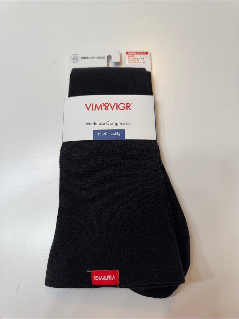 Women's Knee-High Moderate Compression Socks in Black